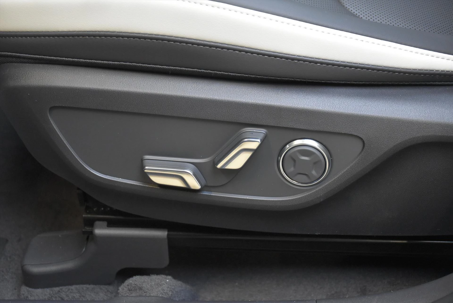 Hoofdafbeelding Kia EV5