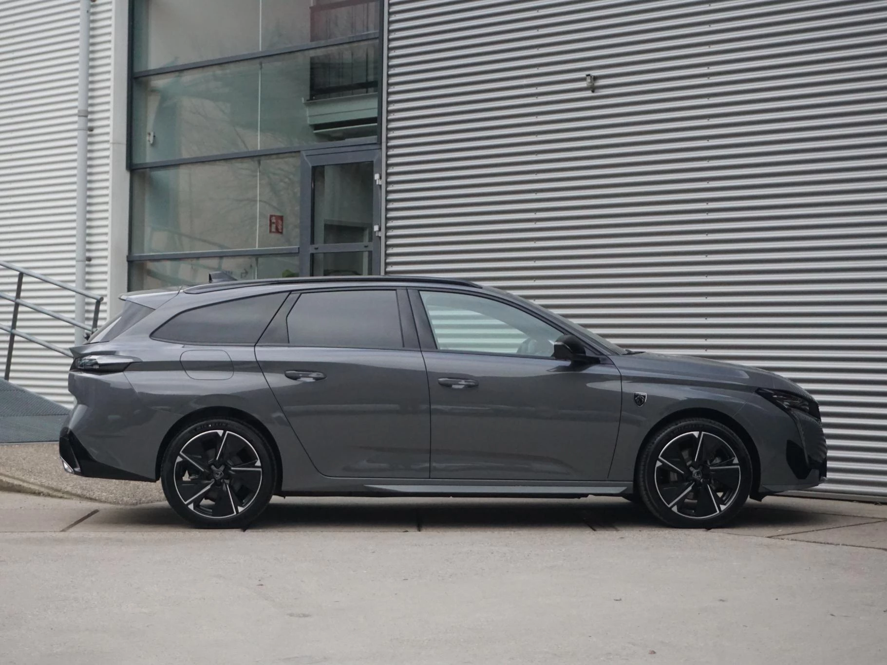 Hoofdafbeelding Peugeot e-308