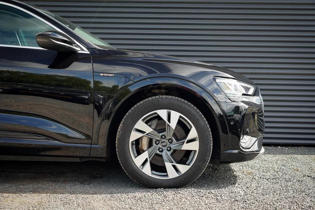 Hoofdafbeelding Audi e-tron
