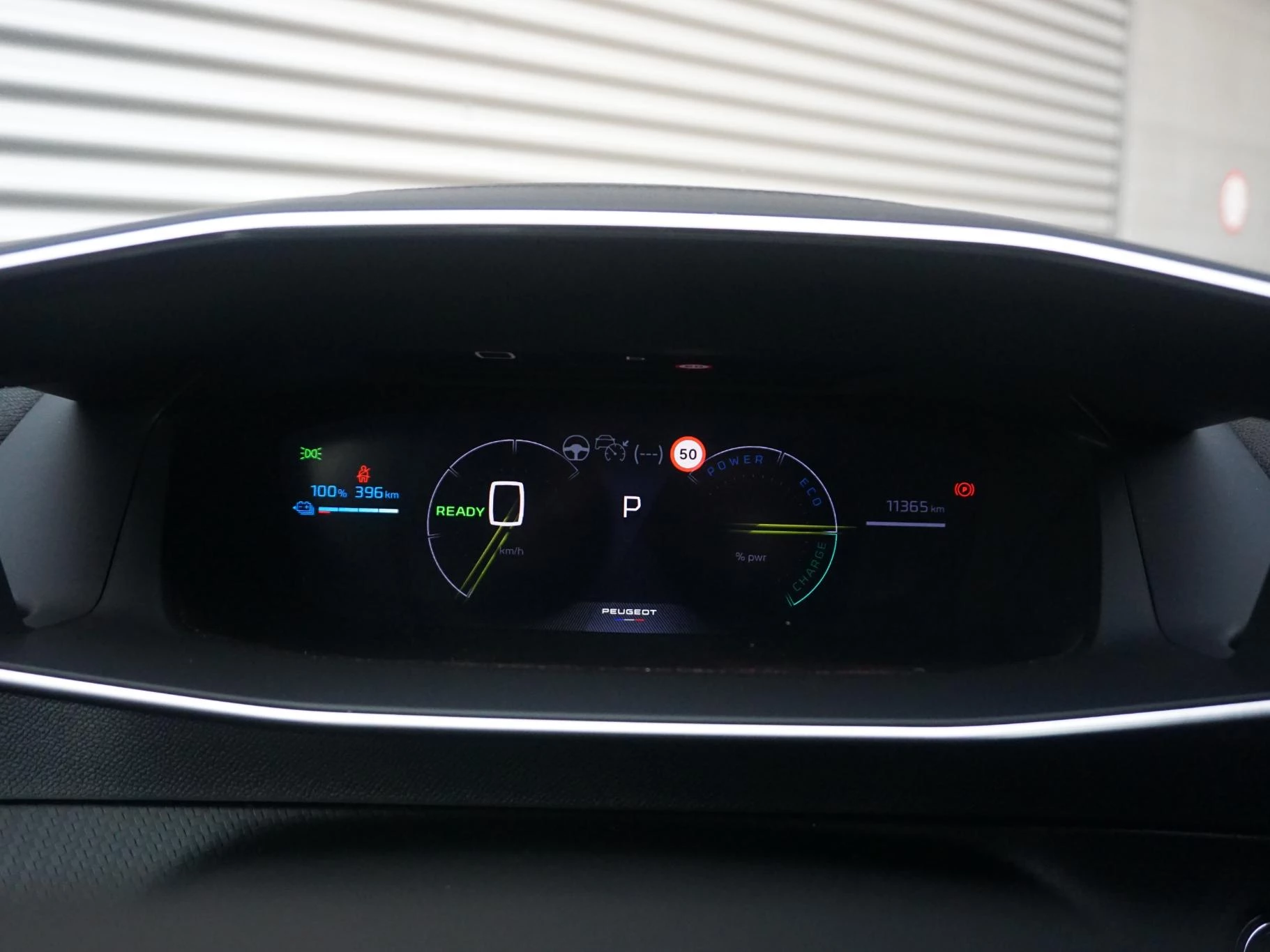 Hoofdafbeelding Peugeot e-2008