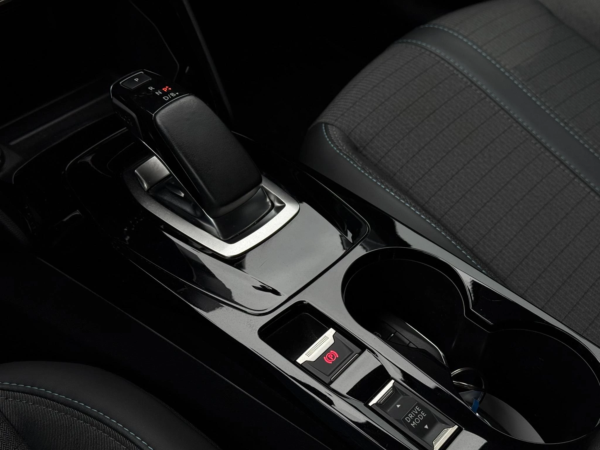 Hoofdafbeelding Peugeot e-208