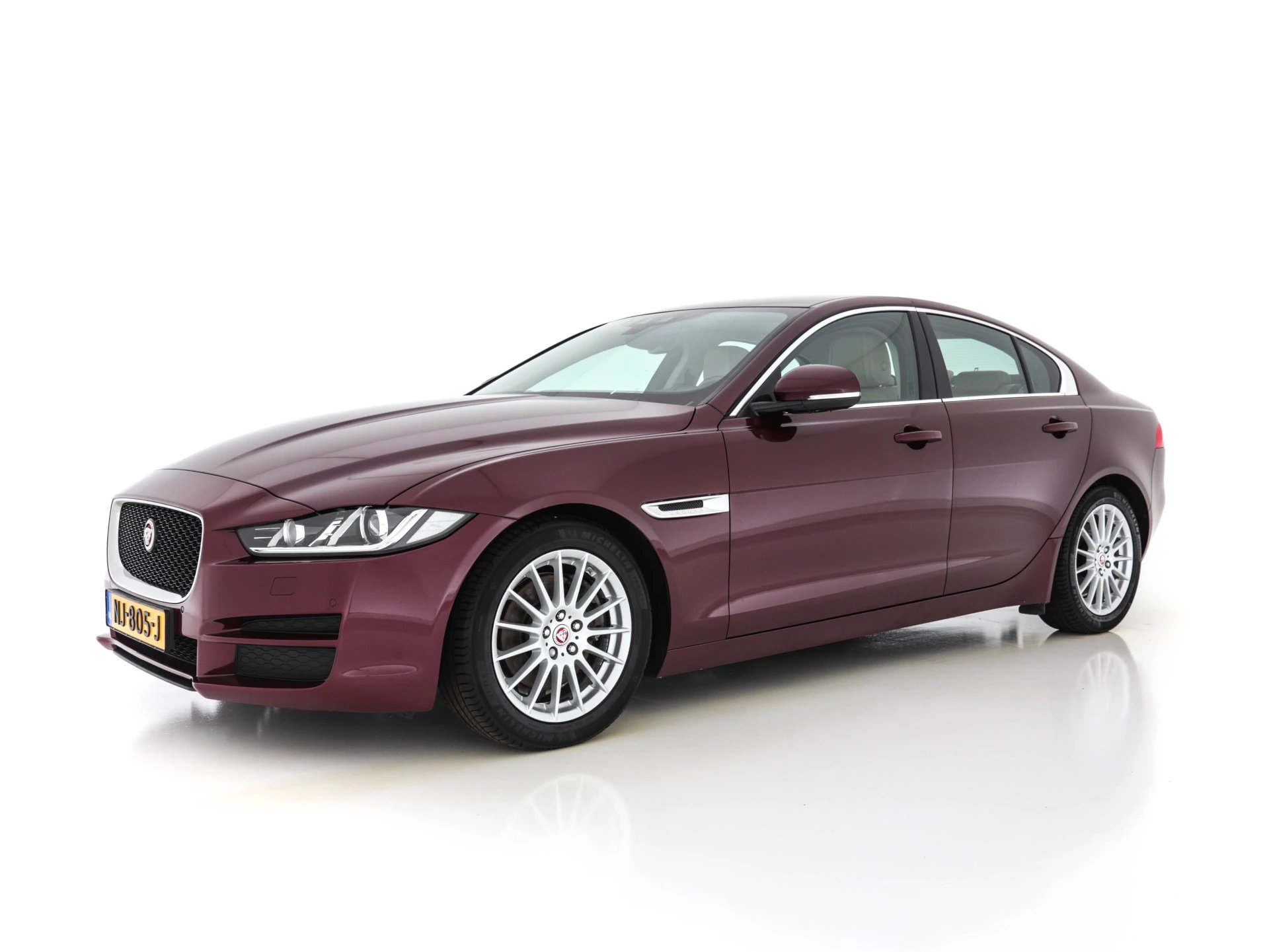 Hoofdafbeelding Jaguar XE