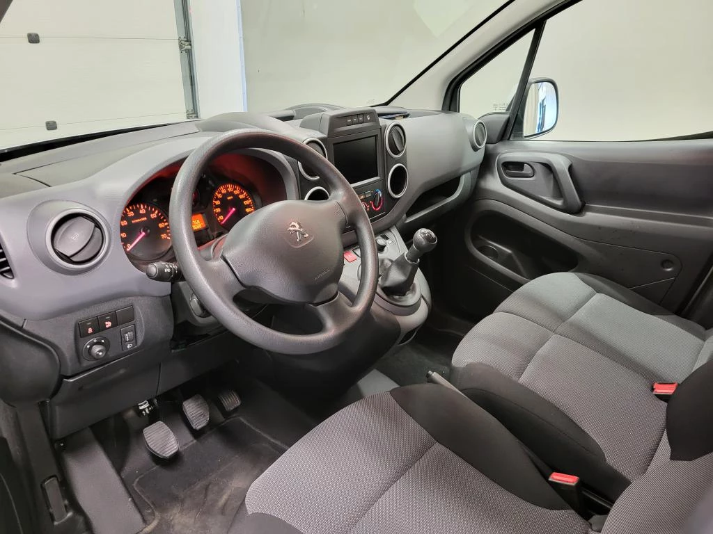 Hoofdafbeelding Peugeot Partner