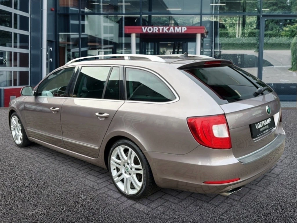 Hoofdafbeelding Škoda Superb
