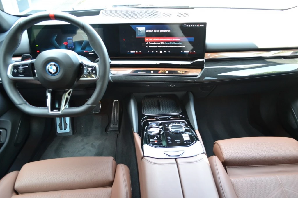 Hoofdafbeelding BMW i5