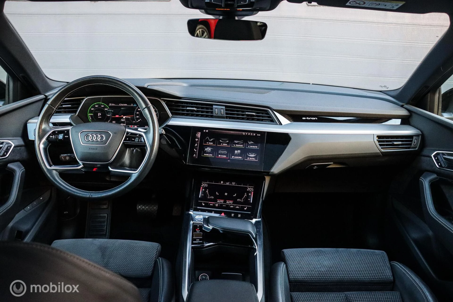 Hoofdafbeelding Audi e-tron