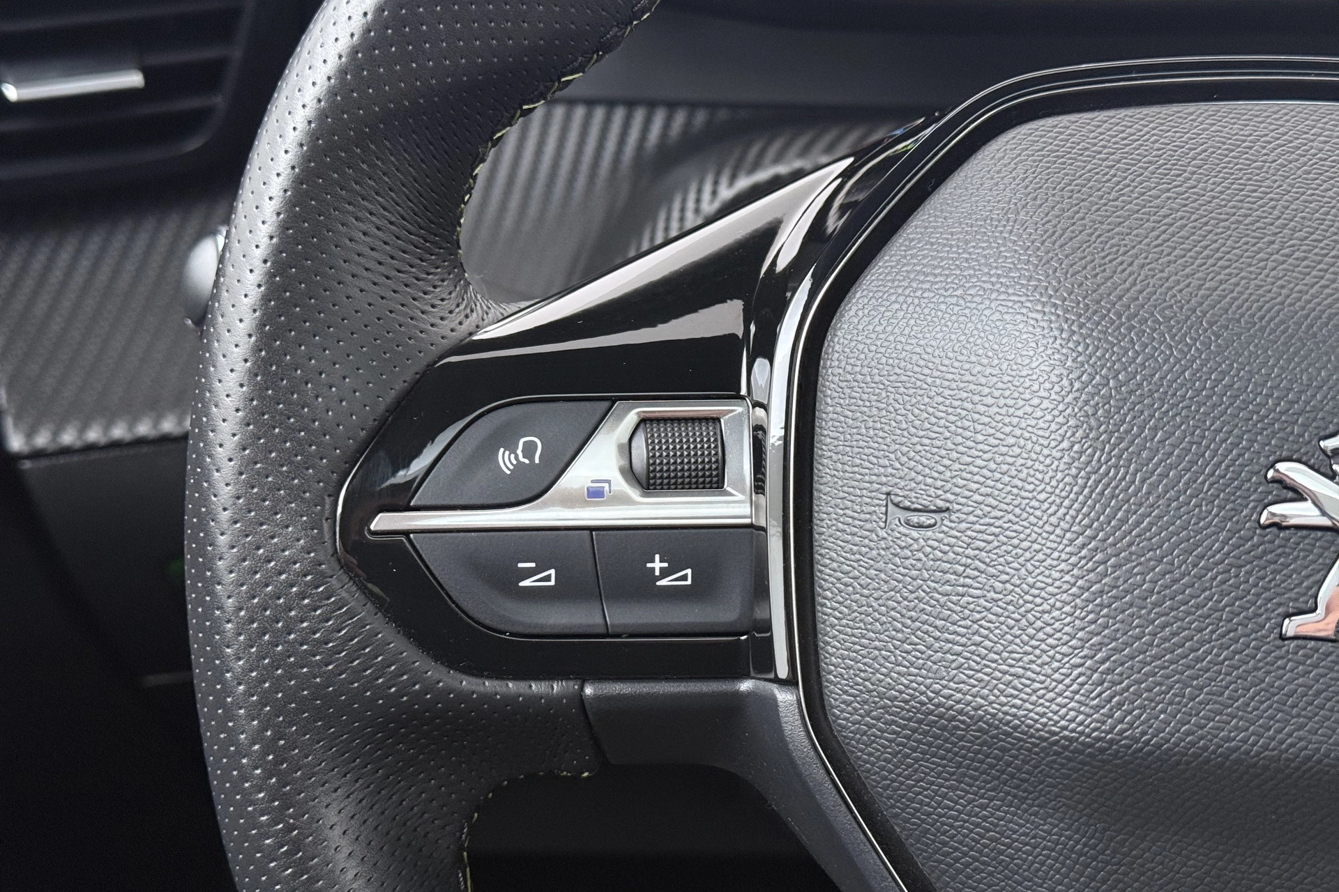 Hoofdafbeelding Peugeot e-208