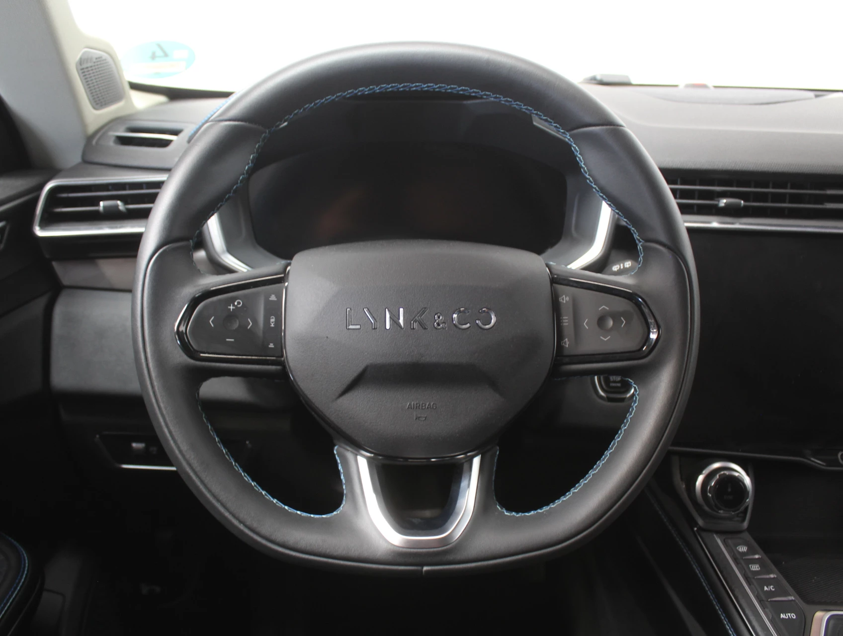 Hoofdafbeelding Lynk & Co 01