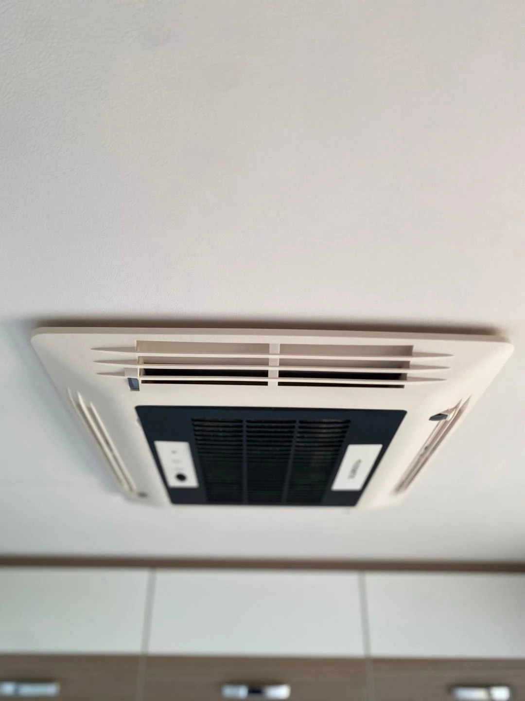 Hoofdafbeelding Carado T447