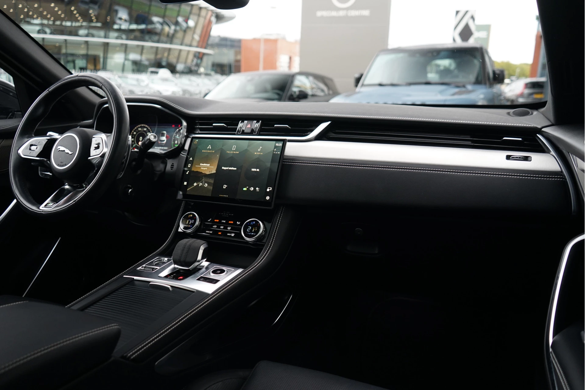 Hoofdafbeelding Jaguar F-PACE