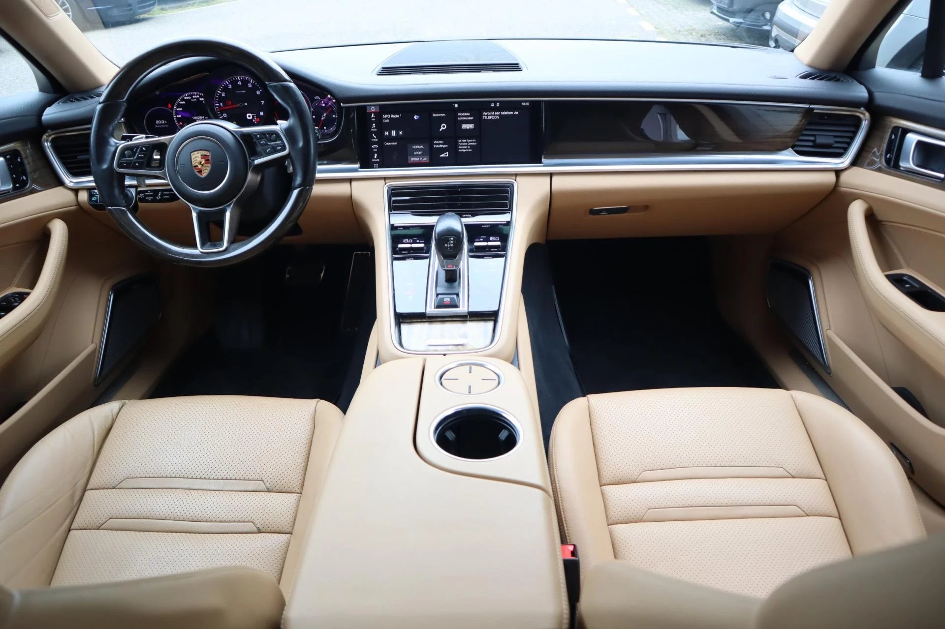 Hoofdafbeelding Porsche Panamera