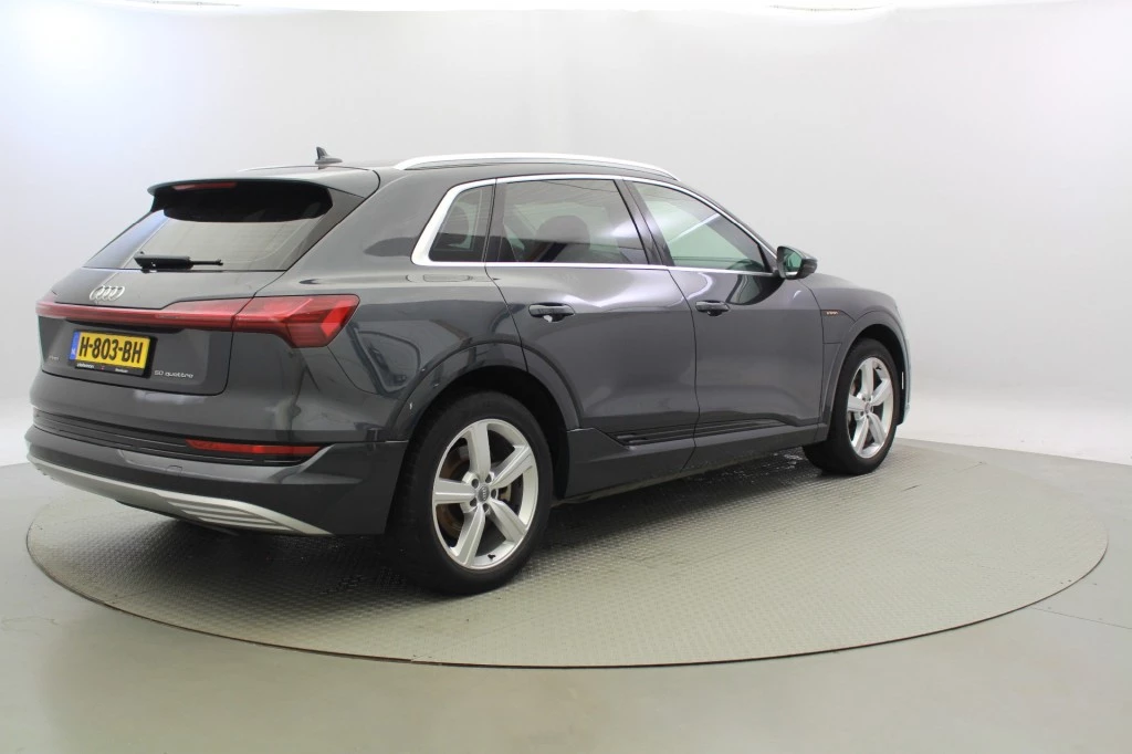 Hoofdafbeelding Audi e-tron