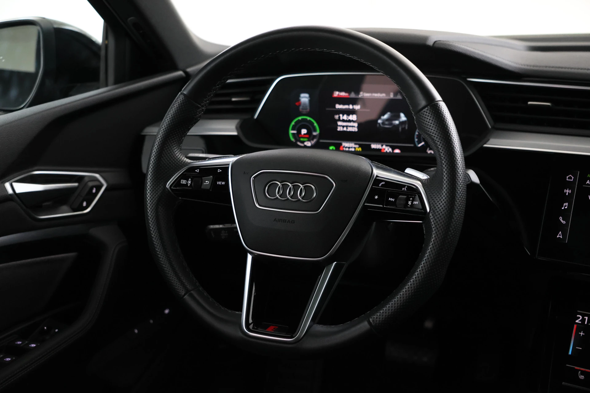 Hoofdafbeelding Audi e-tron