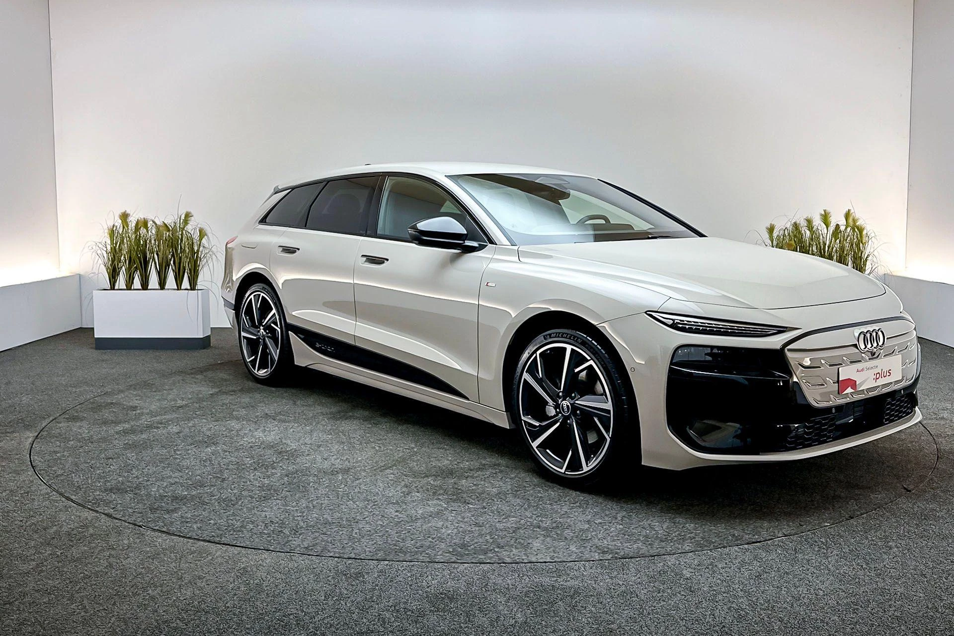 Hoofdafbeelding Audi A6 Avant e-tron