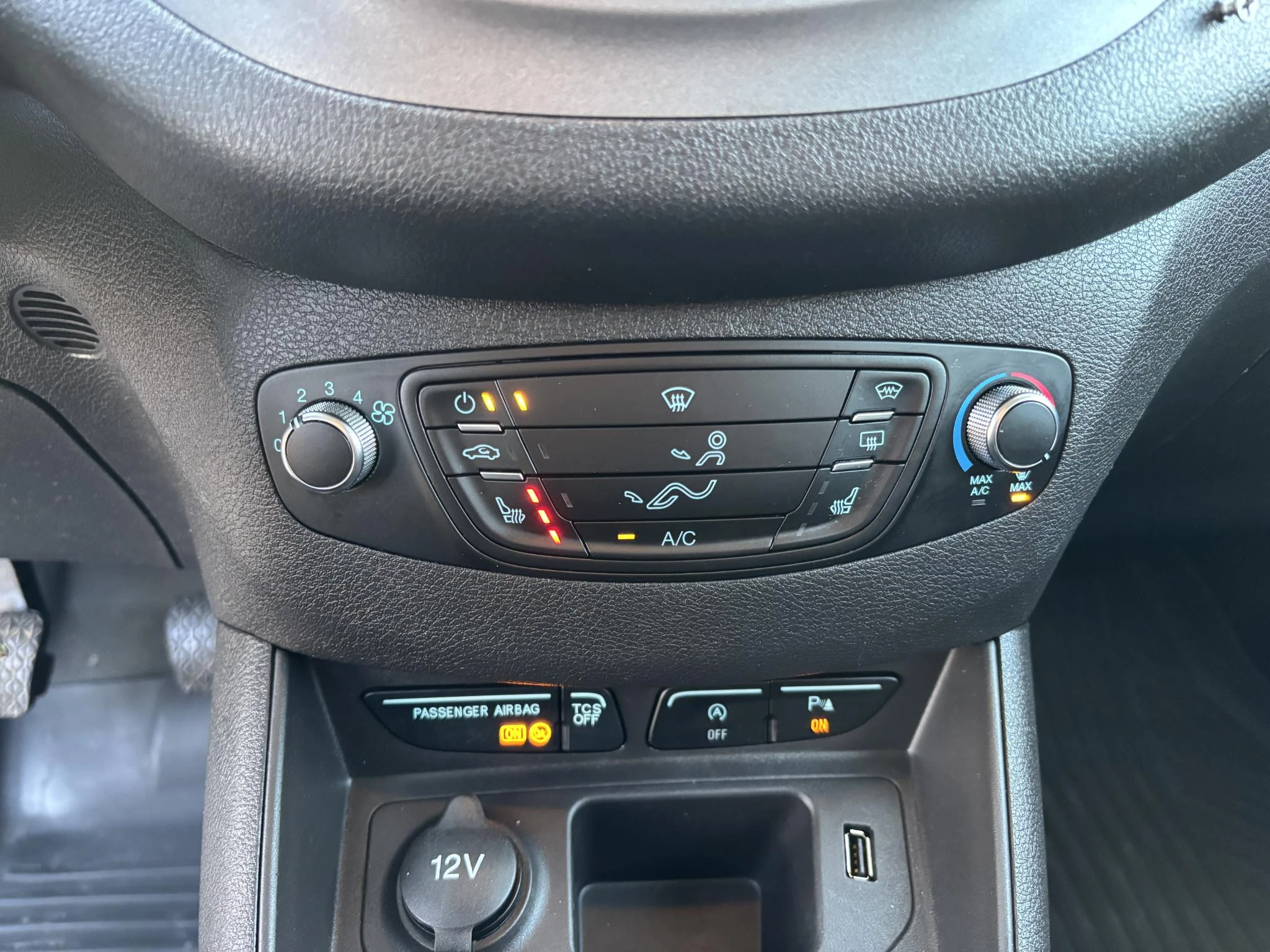 Hoofdafbeelding Ford Transit Courier