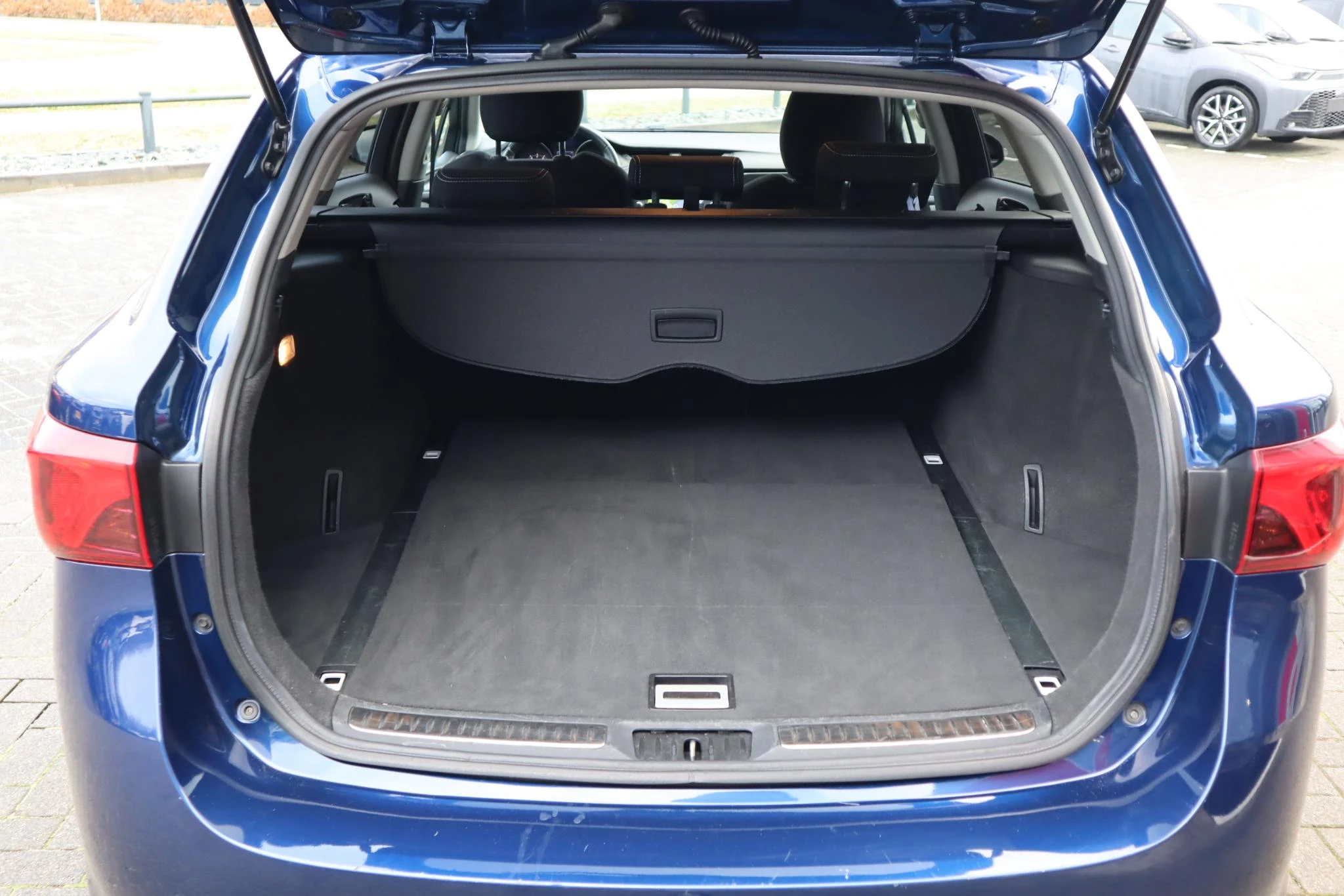 Hoofdafbeelding Toyota Avensis