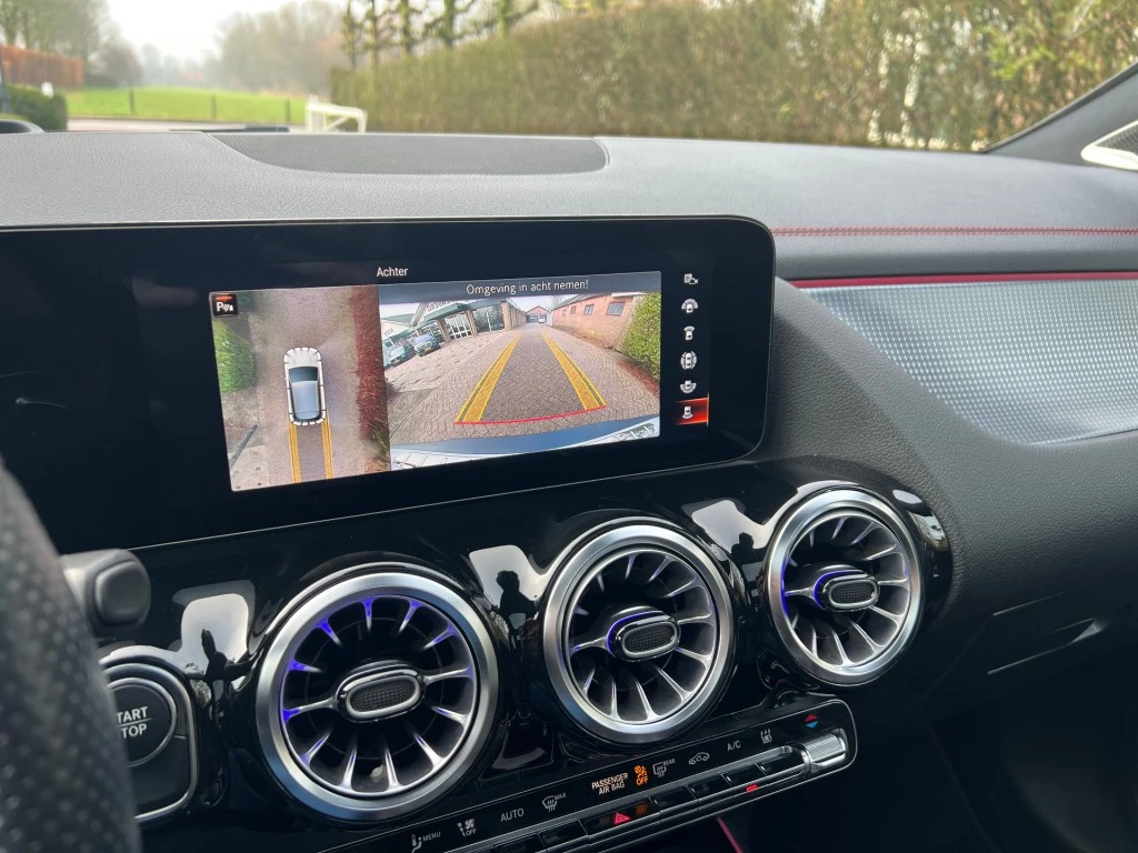 Hoofdafbeelding Mercedes-Benz EQA