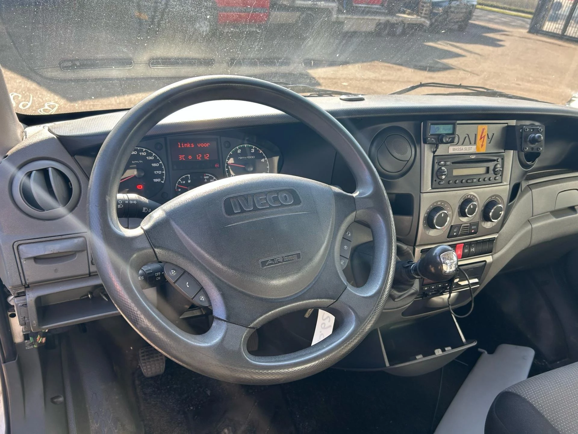 Hoofdafbeelding Iveco 50C21 3 pers airco 204 pk