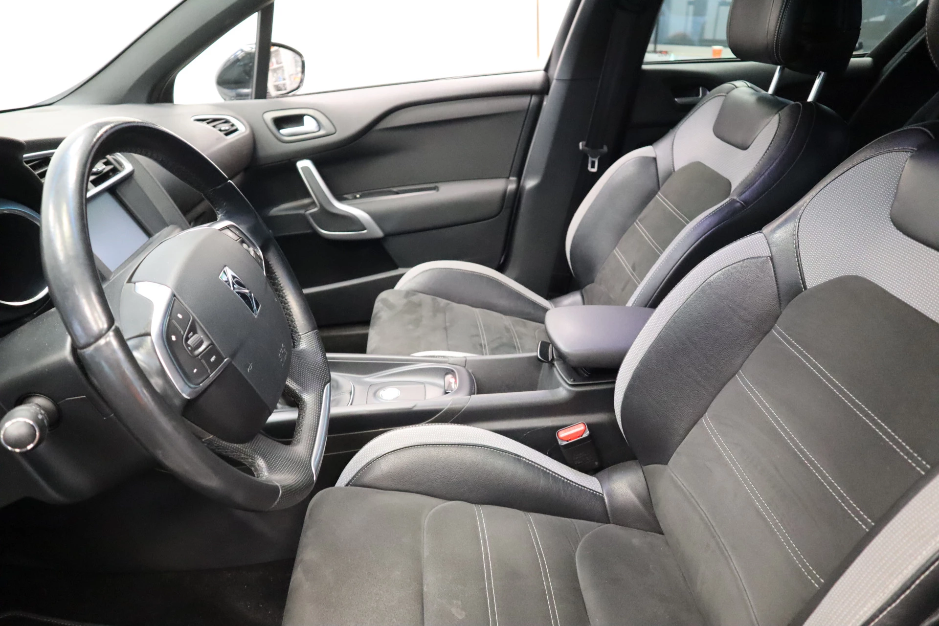 Hoofdafbeelding DS DS 4