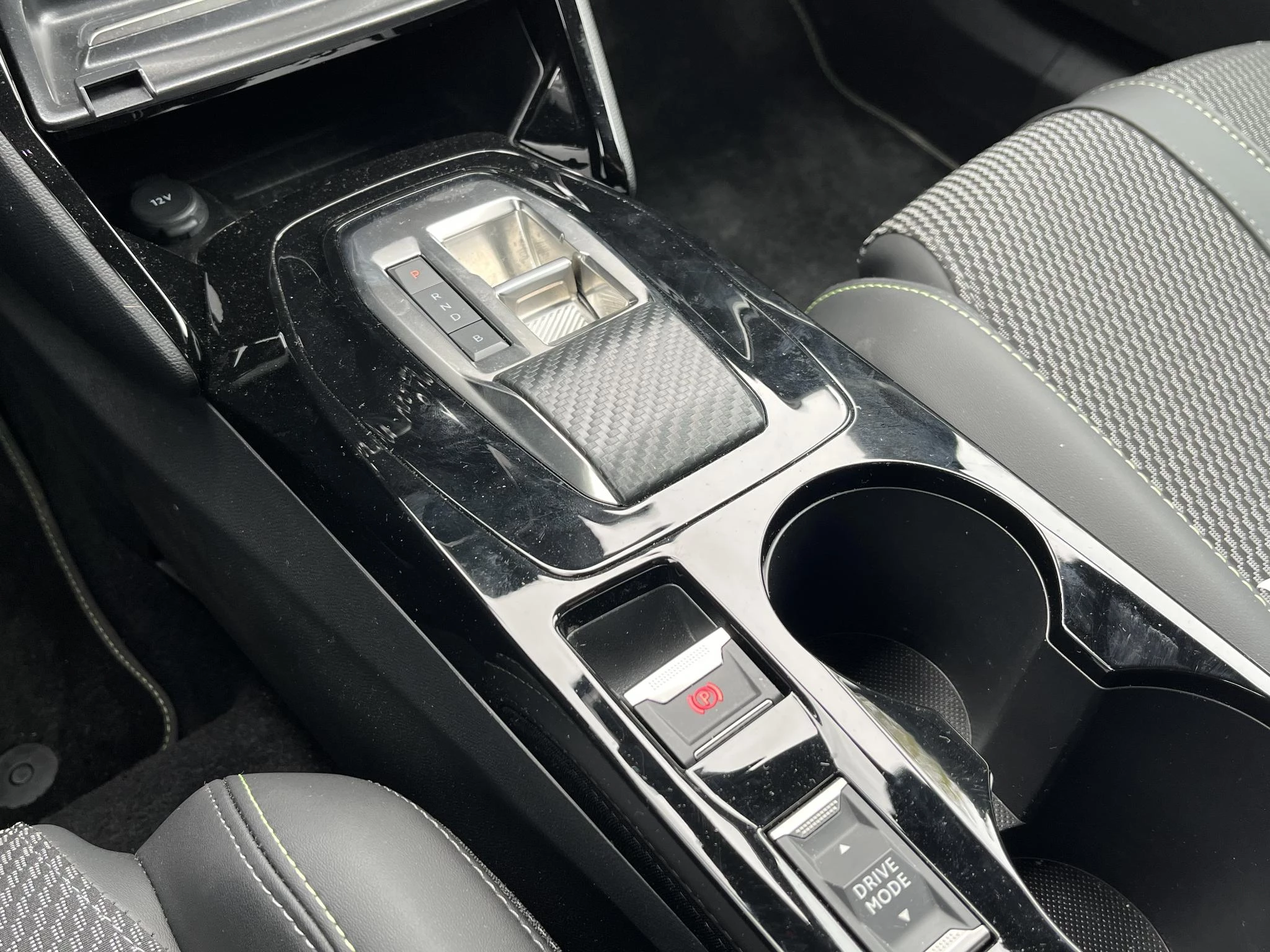 Hoofdafbeelding Peugeot e-2008