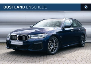 BMW 5 Serie Touring 530e xDrive High Executive M Sport Automaat / Panoramadak / Sportstoelen / Soft-Close / Adaptieve LED / Parking Assistant Plus / Active Cruise Control