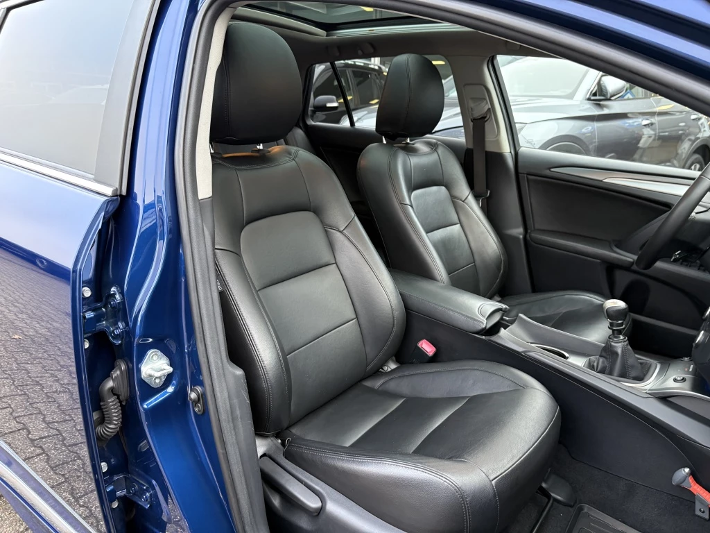 Hoofdafbeelding Toyota Avensis