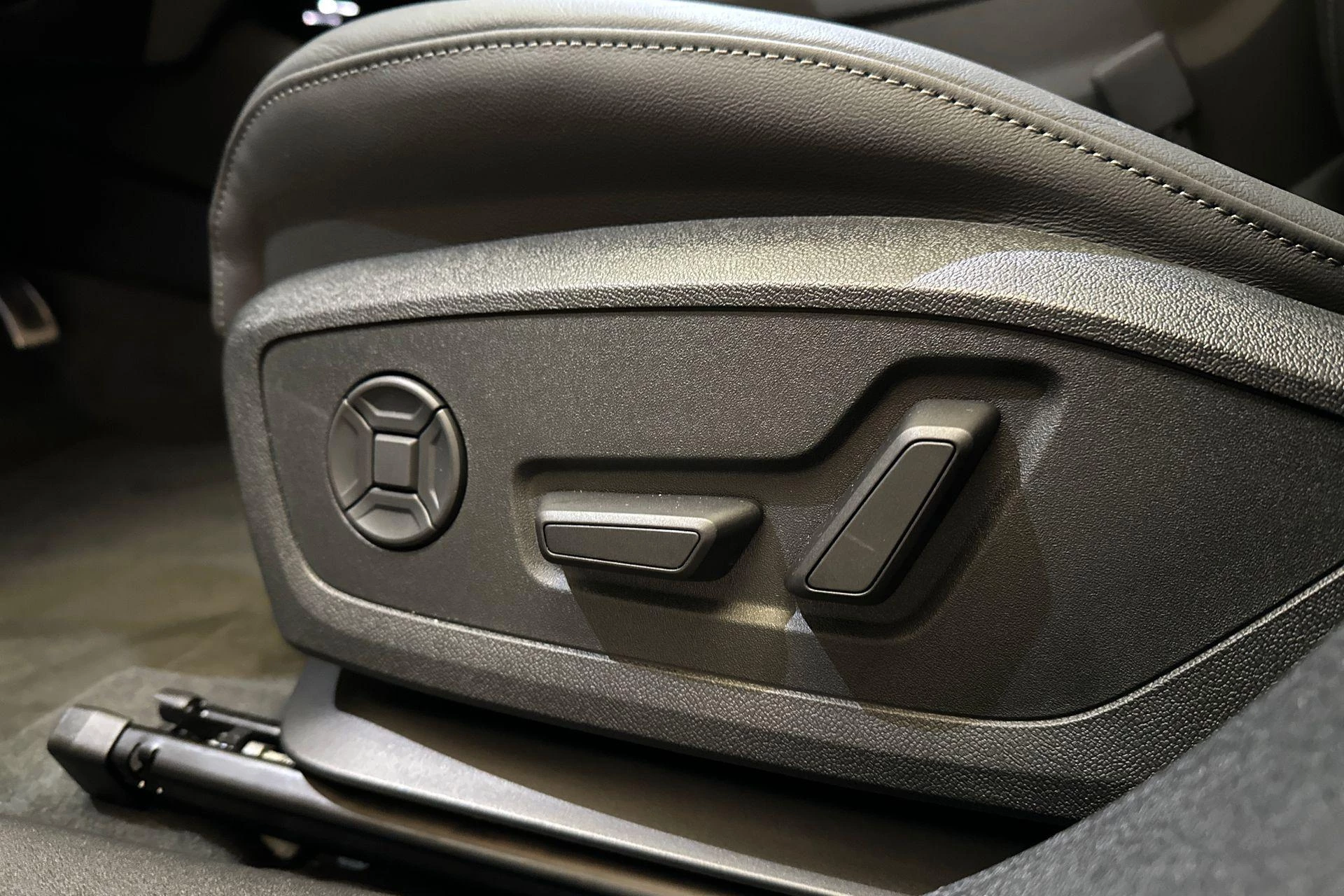 Hoofdafbeelding Audi A6 Avant e-tron