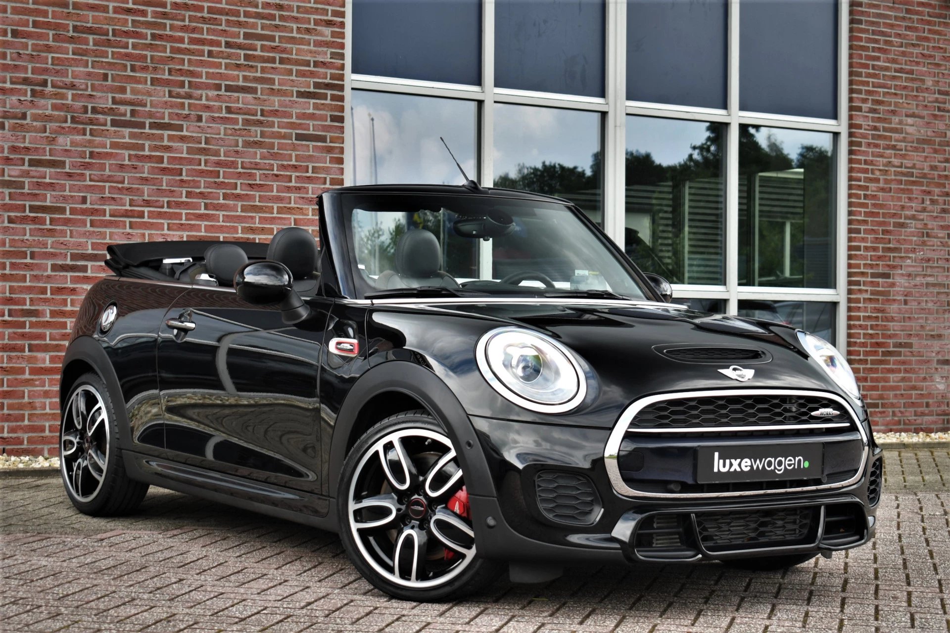 Hoofdafbeelding MINI Cabrio