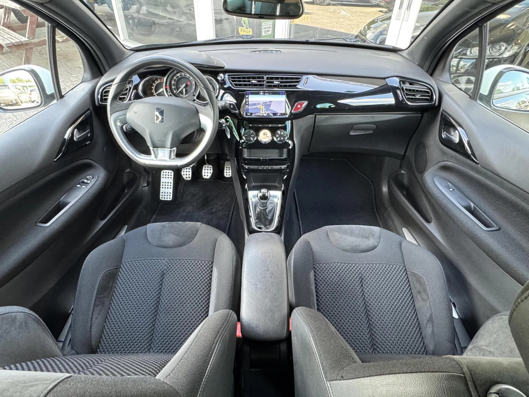 Hoofdafbeelding DS DS 3