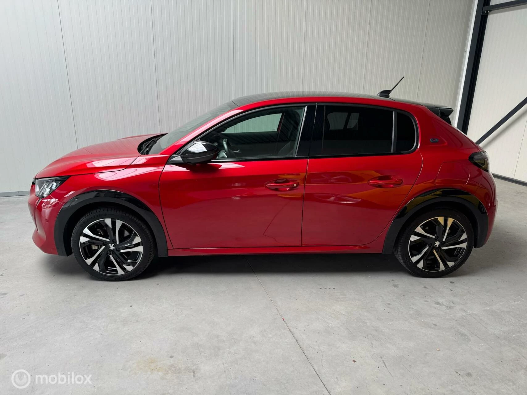 Hoofdafbeelding Peugeot e-208