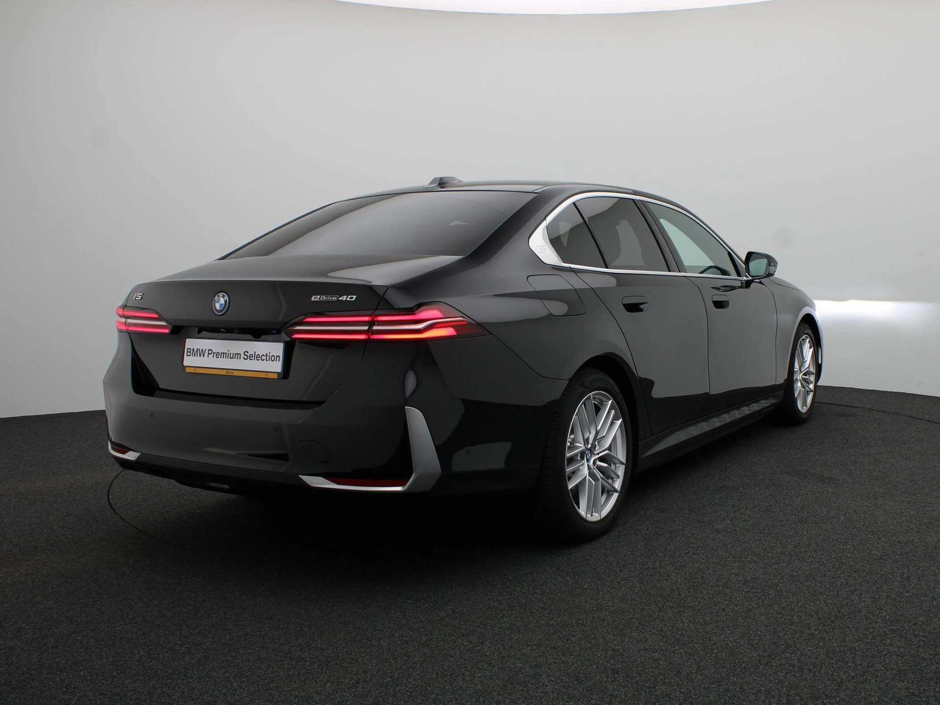 Hoofdafbeelding BMW i5