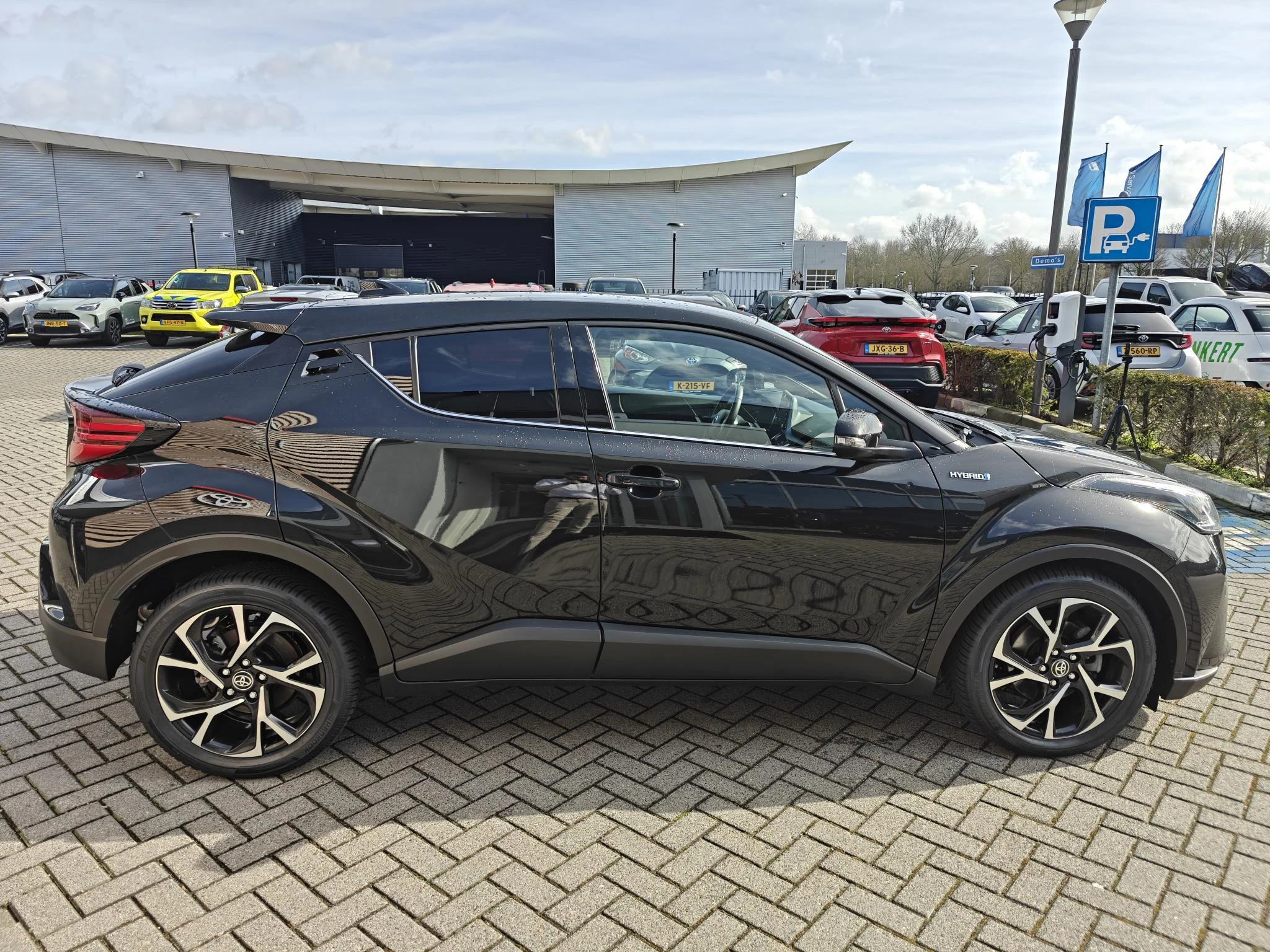 Hoofdafbeelding Toyota C-HR
