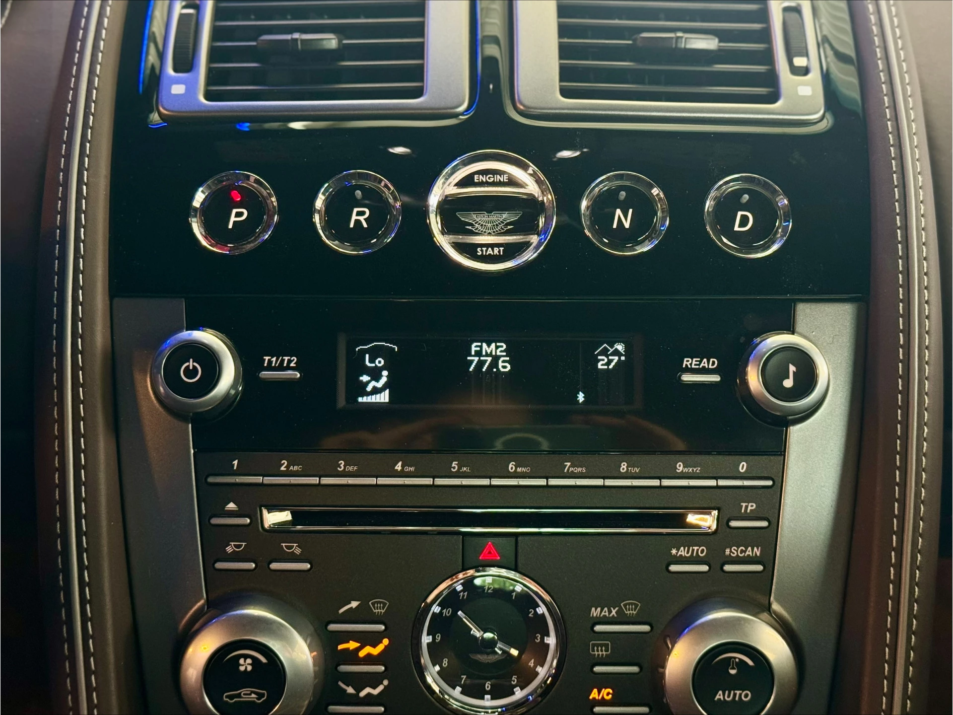 Hoofdafbeelding Aston Martin V12 Virage