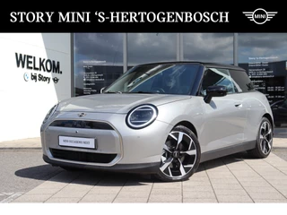 MINI 3-deurs Hatchback Cooper E Favoured Trim 40.7 kWh / Panoramadak / LED / Comfort Access / Harman Kardon / Head-Up / Parking Assistant Plus / Verwarmd stuurwiel