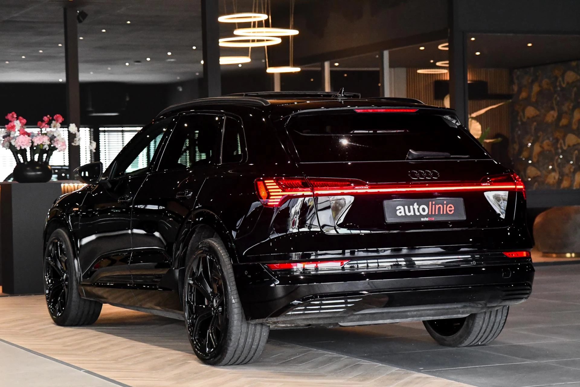 Hoofdafbeelding Audi e-tron