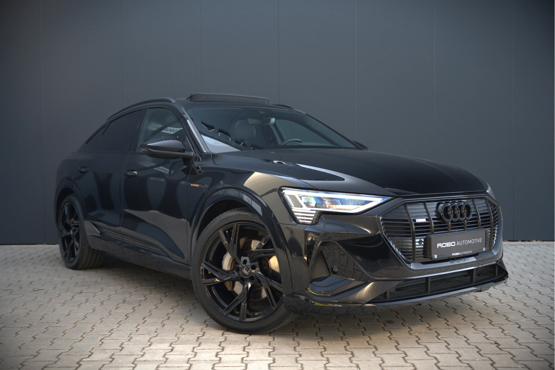 Hoofdafbeelding Audi e-tron