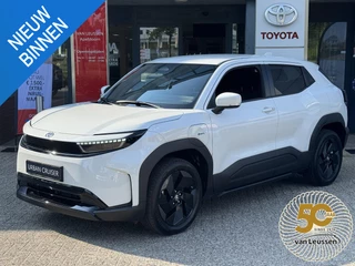 Hoofdafbeelding Toyota Urban Cruiser Toyota Urban Cruiser Dynamic 61 kWh STOEL/STUURVERWARMING BLIND-SPOT KEYLESS WARMTEPOMP CAMERA PARK-SENSOREN NAVI CAMERA APPLE/ANDROID