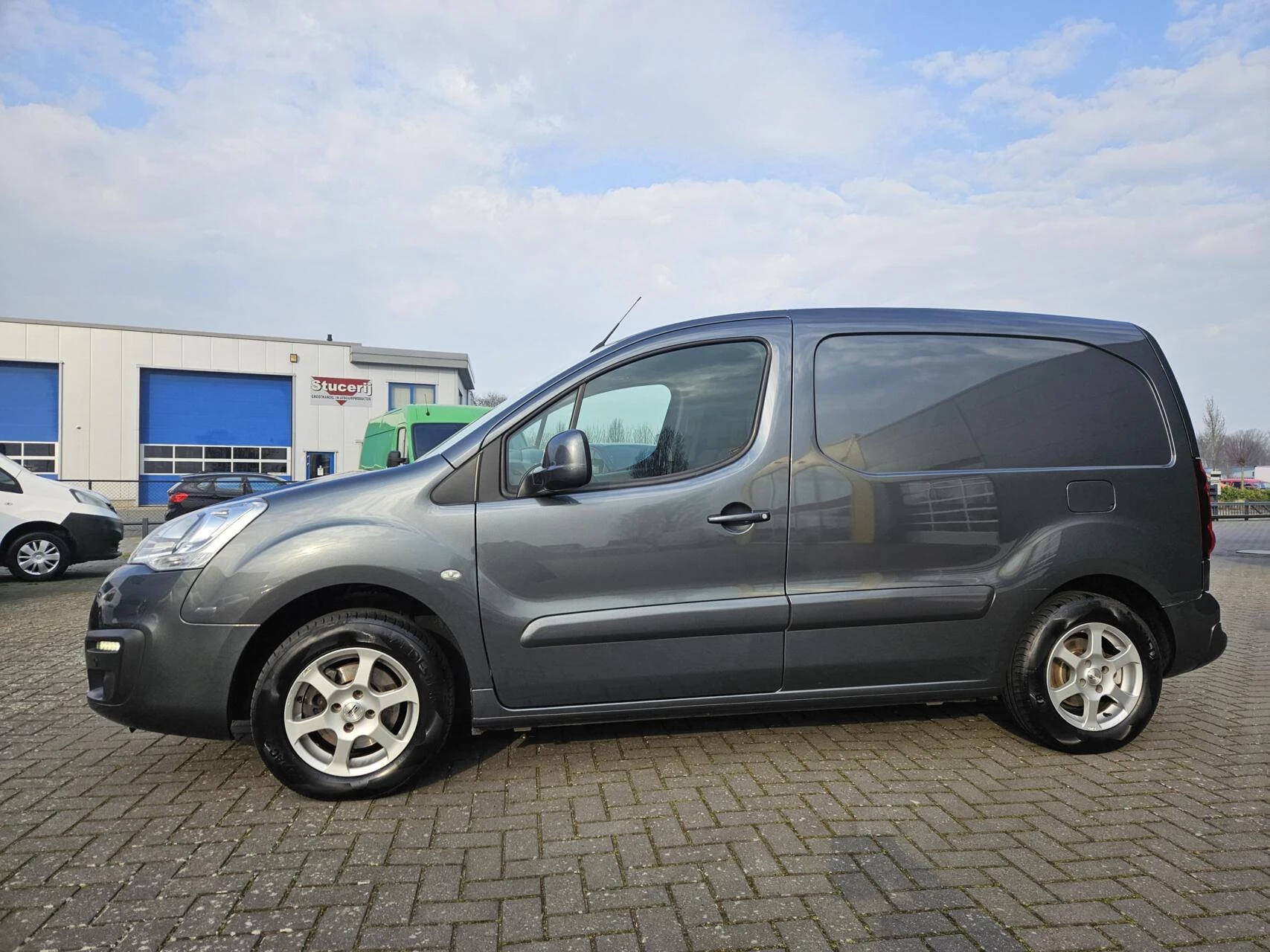 Hoofdafbeelding Peugeot Partner