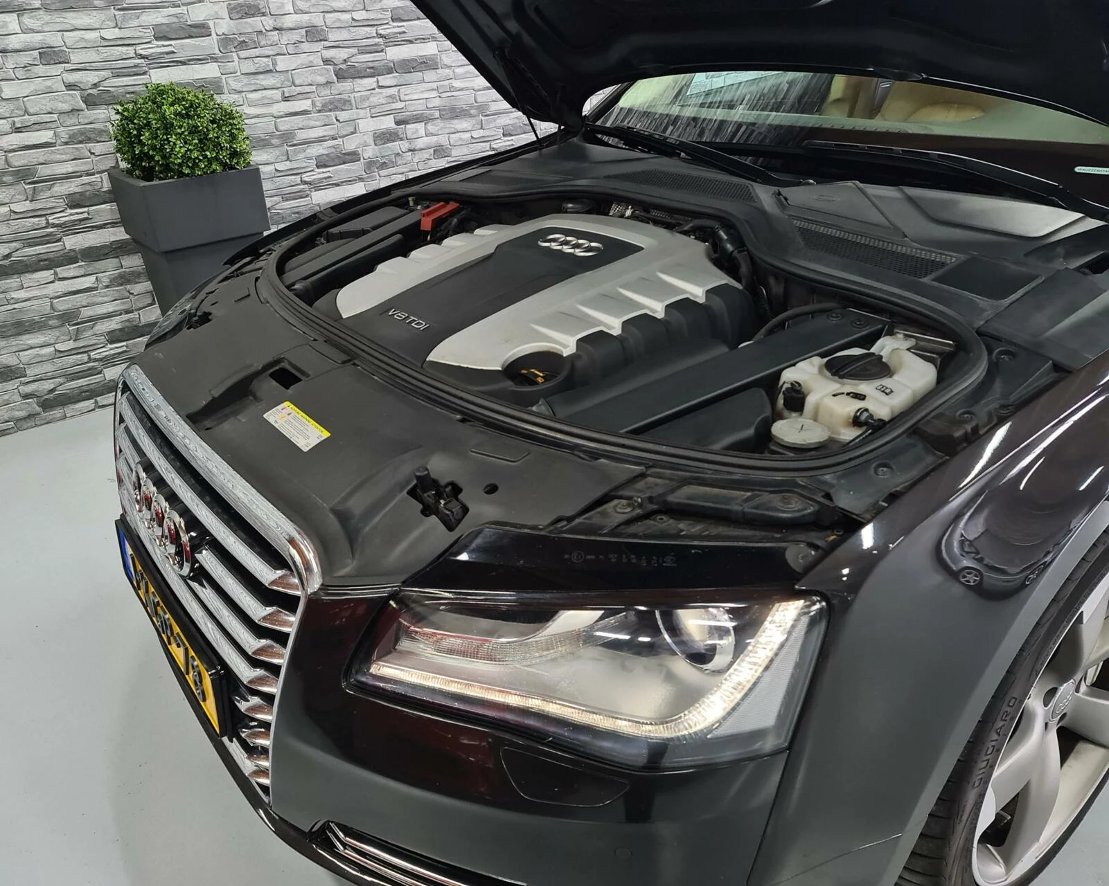 Hoofdafbeelding Audi A8