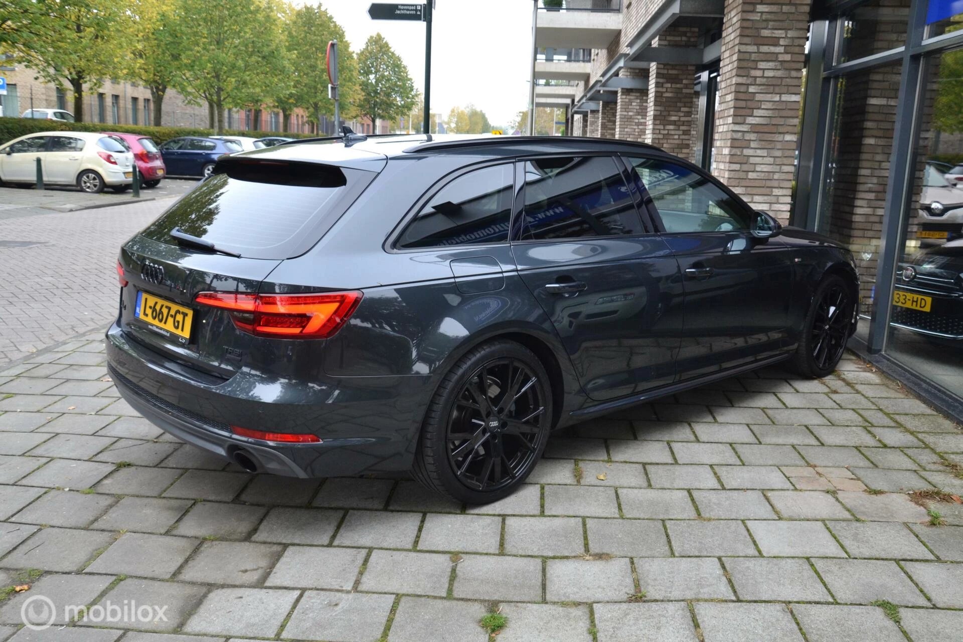 Hoofdafbeelding Audi A4