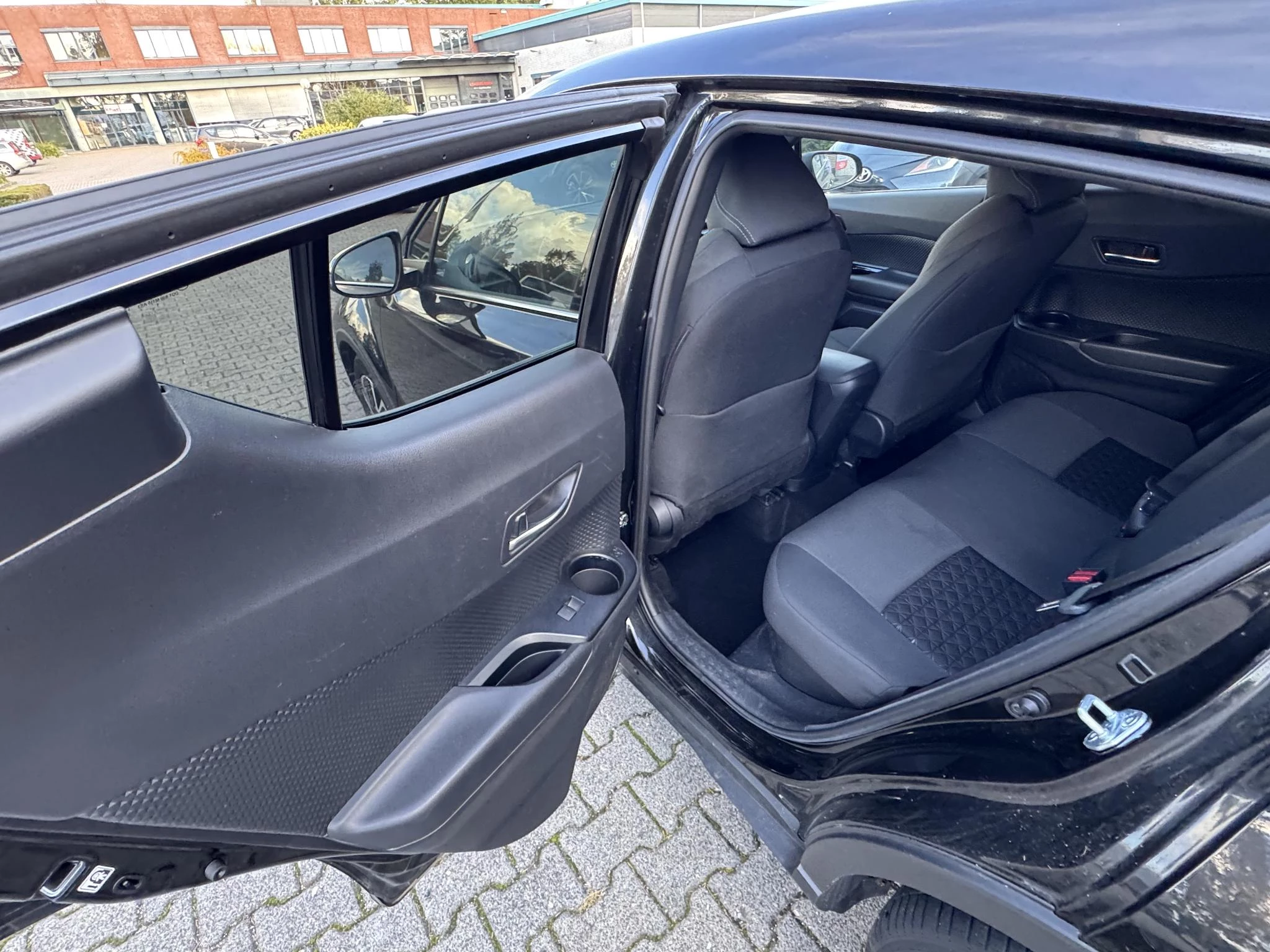 Hoofdafbeelding Toyota C-HR