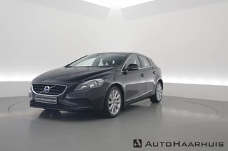 Volvo V40 1.6 T4 Momentum Aut. | Trekhaak | Navi | Cruise | PDC A | 17" | Clima