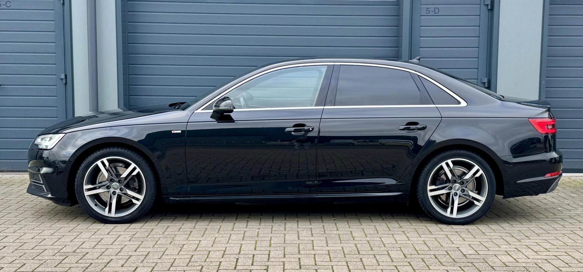 Hoofdafbeelding Audi A4