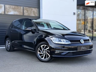 Hoofdafbeelding Volkswagen Golf Volkswagen Golf 1.0 TSI Comfortline Sound CarPlay|Adaptive c