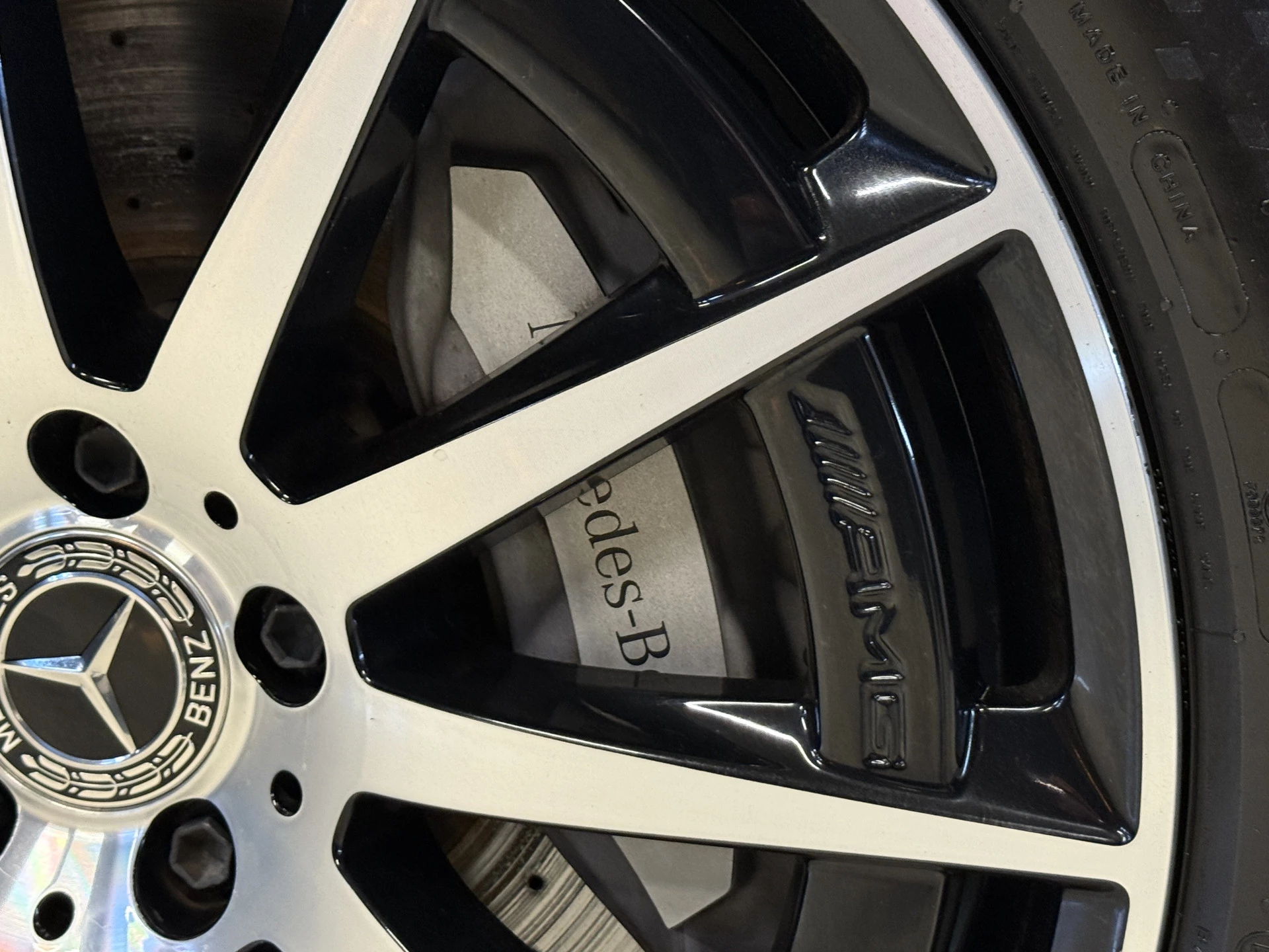 Hoofdafbeelding Mercedes-Benz EQC
