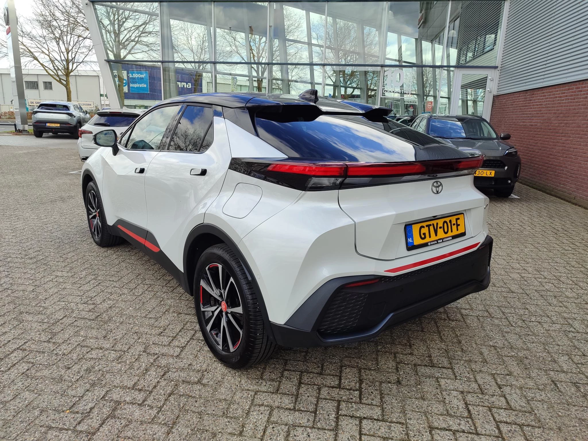 Hoofdafbeelding Toyota C-HR