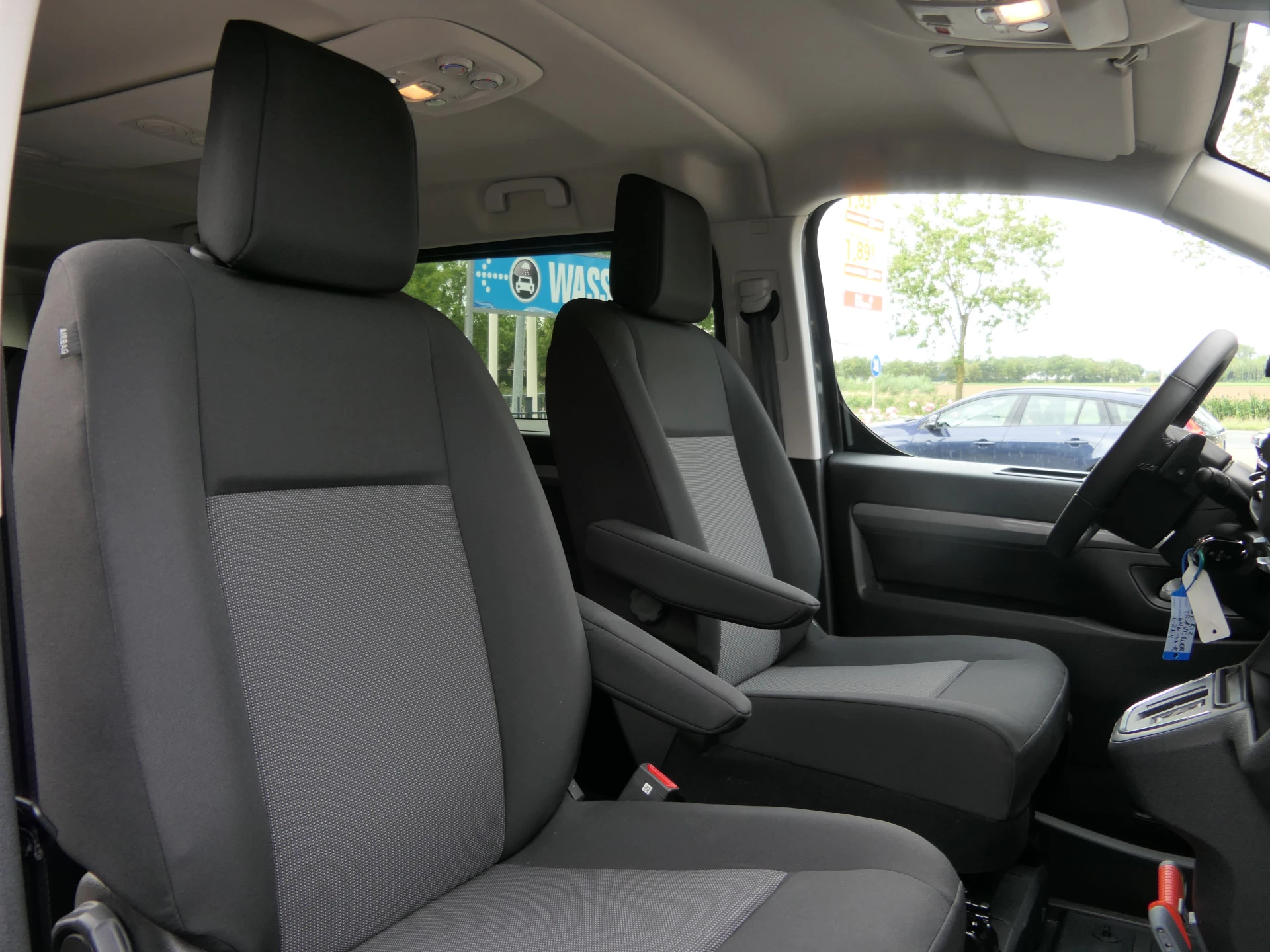 Hoofdafbeelding Peugeot e-Traveller