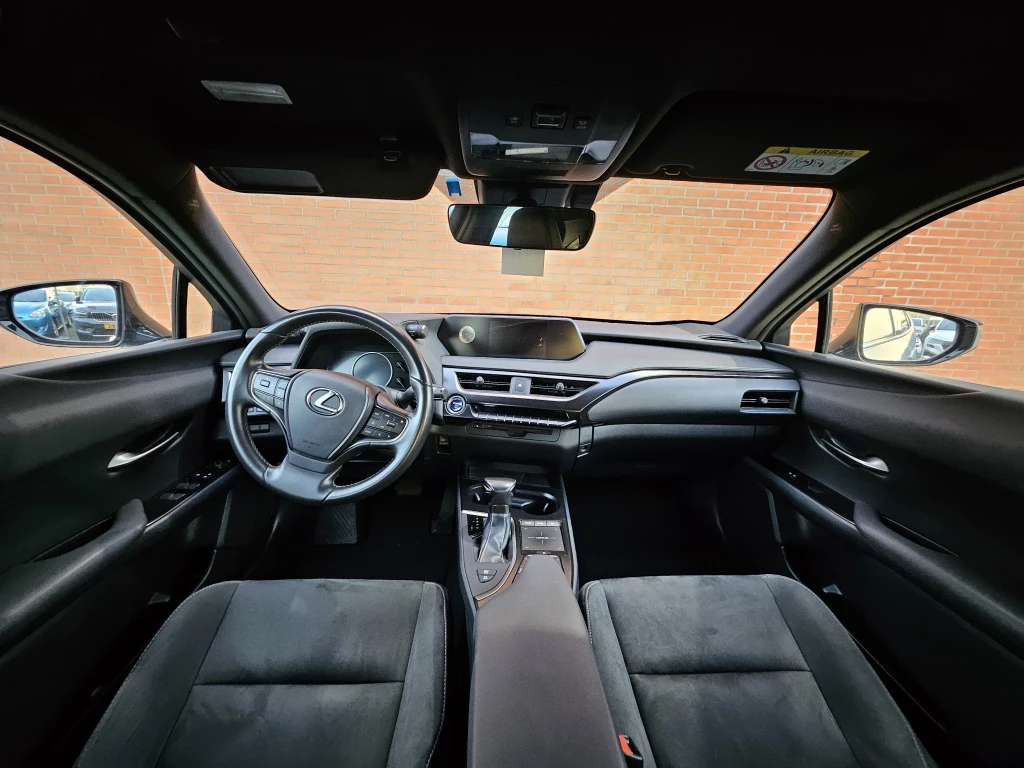 Hoofdafbeelding Lexus UX