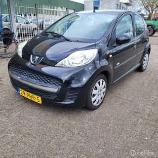 Peugeot 107 1.0-12V Millesim 200