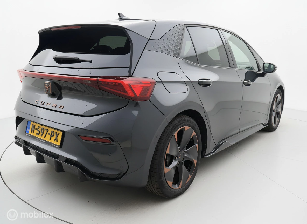 Hoofdafbeelding CUPRA Born